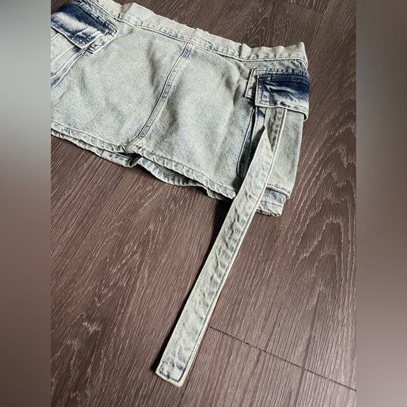 PrettyLittleThing VINTAGE WASH CARGO POCKET DENIM MINI SKIRT - Picture 4 of 9